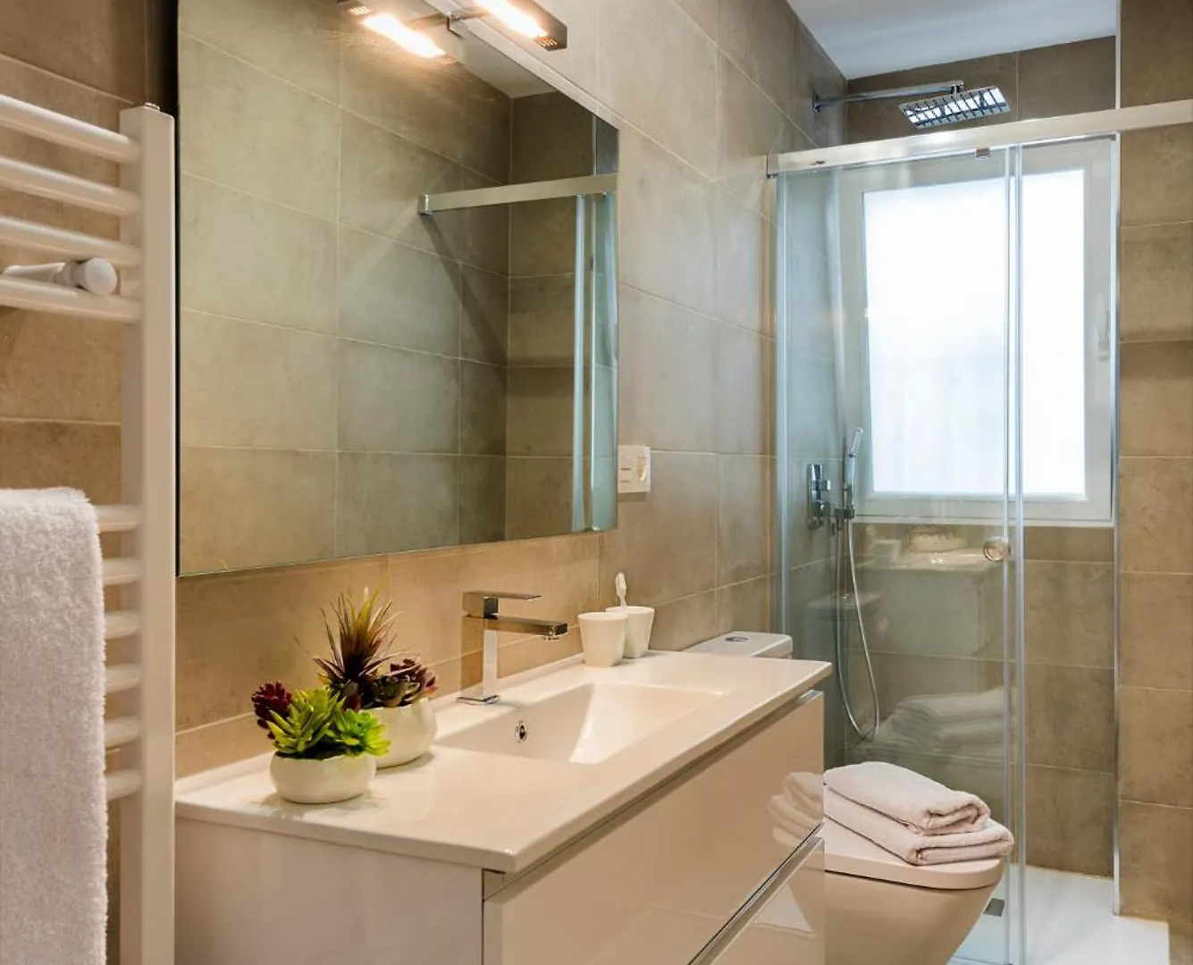 Genteel Home Tablas Granada Spain
